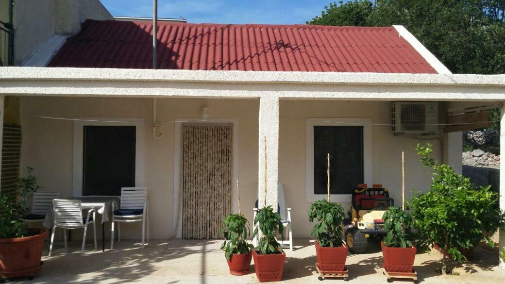 Apartments Viktorija Starigrad Paklenica Exterior photo